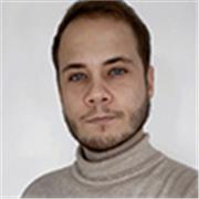 Profesor de historia graduado en Sociología y Periodismo